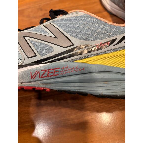 New Balance Run Disney 2016 Dumbo men’s shoes size 12 blue yellow - Picture 6 of 11